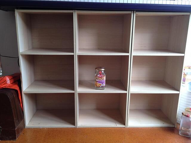 bookshelves-bottle.JPG